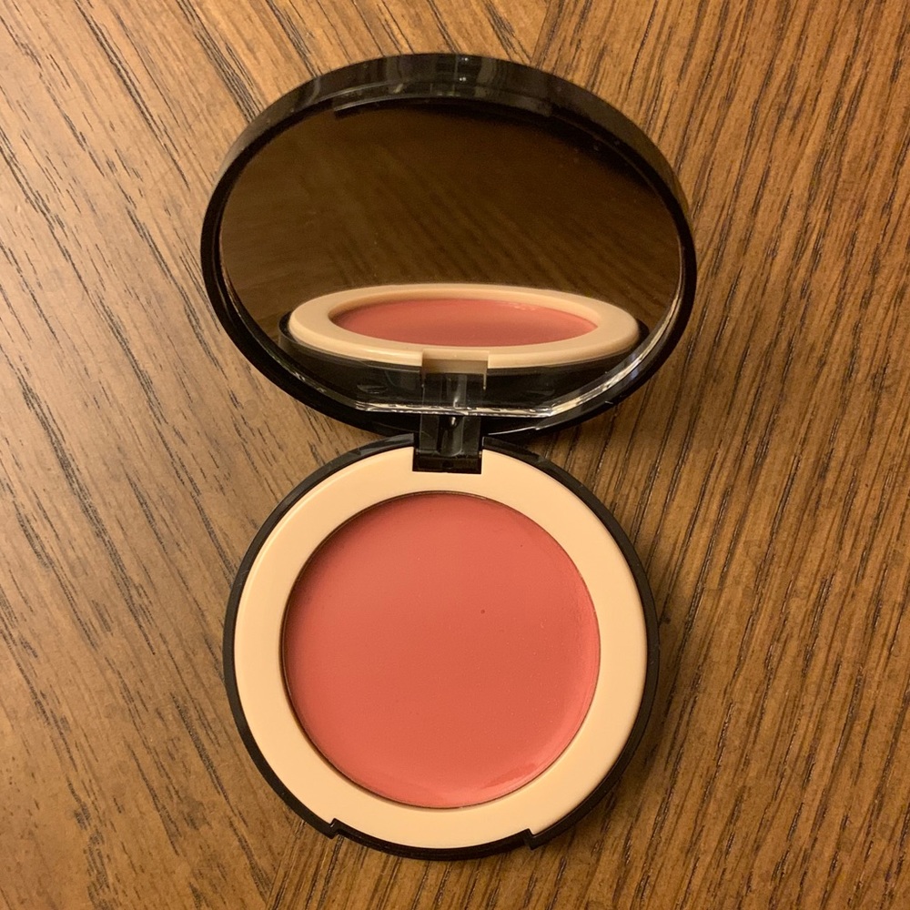 Doll 10 cream blush